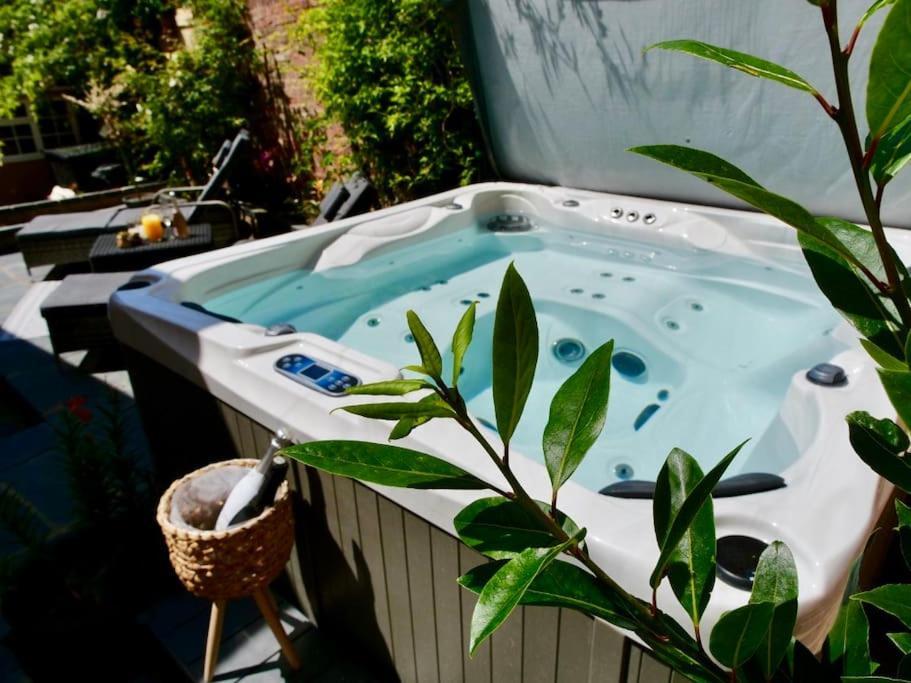 Huge Luxury 8 Bed Manor House Hot Tub Pool Table Vila Saffron Walden Exterior foto
