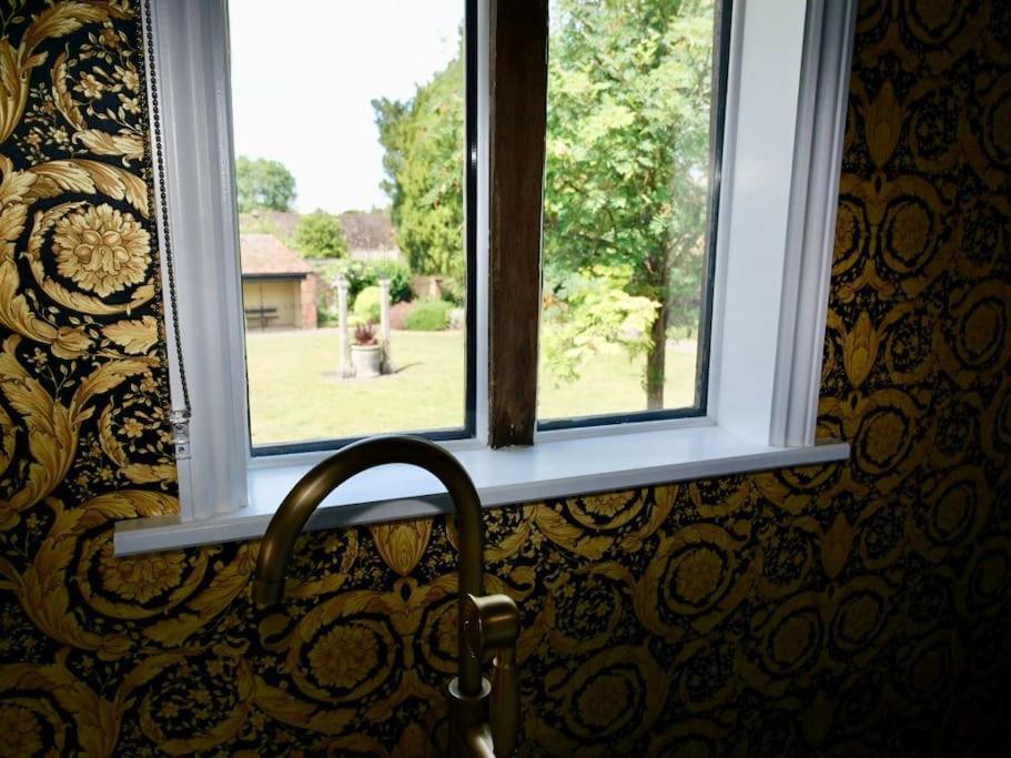 Huge Luxury 8 Bed Manor House Hot Tub Pool Table Vila Saffron Walden Exterior foto